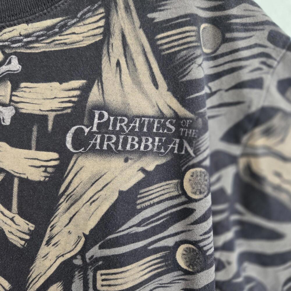 Disney Parks Pirates Of The Caribbean Black T-Shirt All Over Print Sz M - Picture 3 of 7